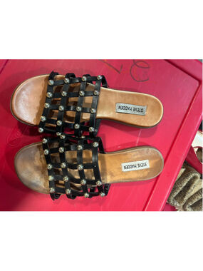 Women's Steve Madden Black & Gold Studded Flat Sandals Size 9